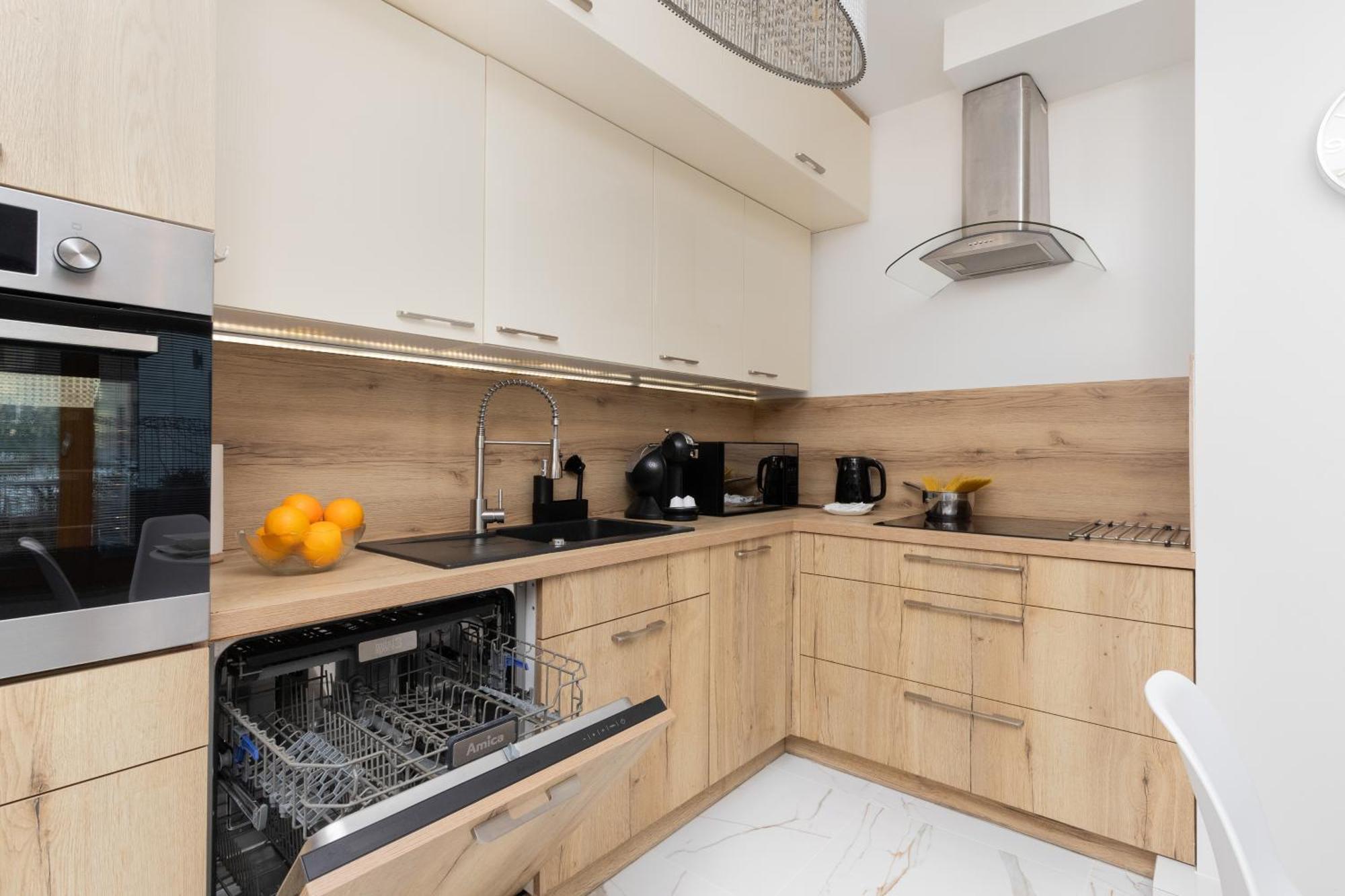 Batorego 7 Apartament With Terrace & Parking Downtown Gdynia By Renters Exterior foto
