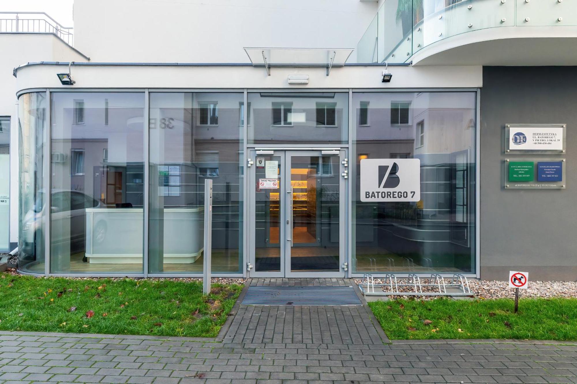 Batorego 7 Apartament With Terrace & Parking Downtown Gdynia By Renters Exterior foto